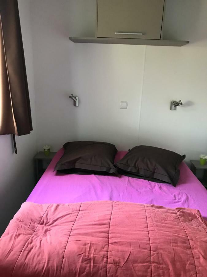 Mobil Home Climatise Camping 4* Le Grau Du Roi Les Jardins De Tivoli Bagian luar foto